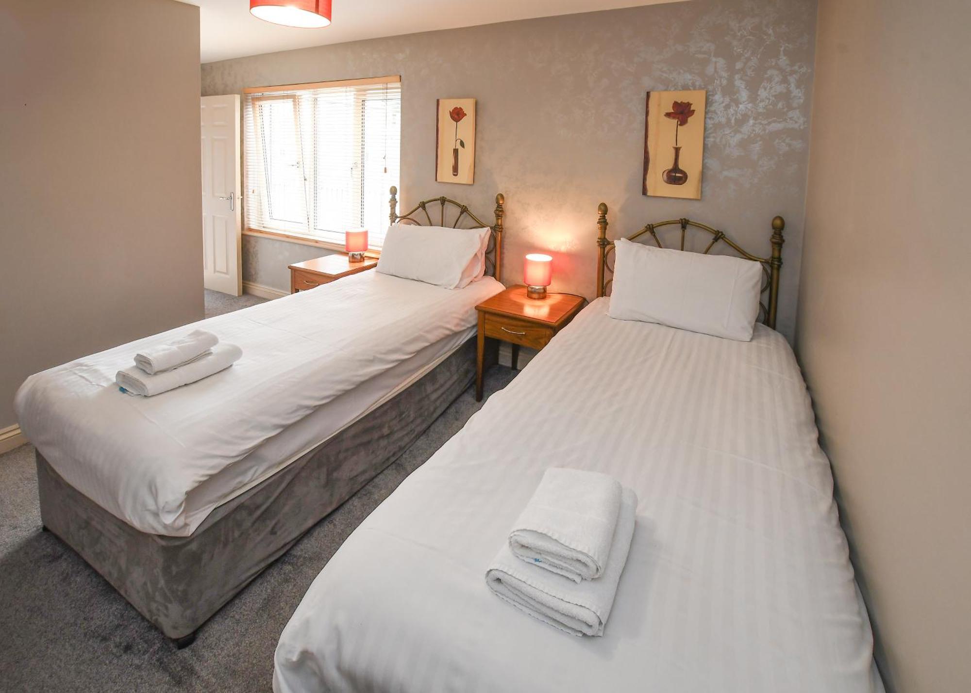 The Queens Hotel & Victoria Cloisters Apartments — Foto’s 1